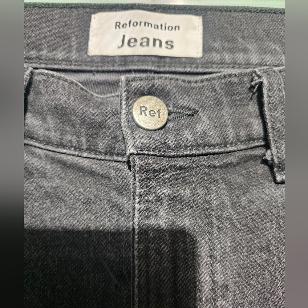 Reformation 27 Liza High Straight Leg Faded Black EUC Waist 29 Inseam 26 - Picture 3 of 4